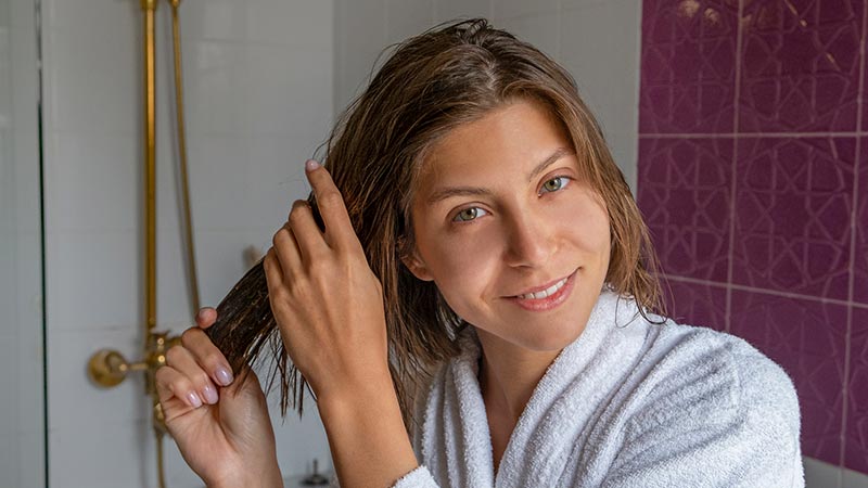 conditioner gebruiken om beschadigd haar te verzorgen